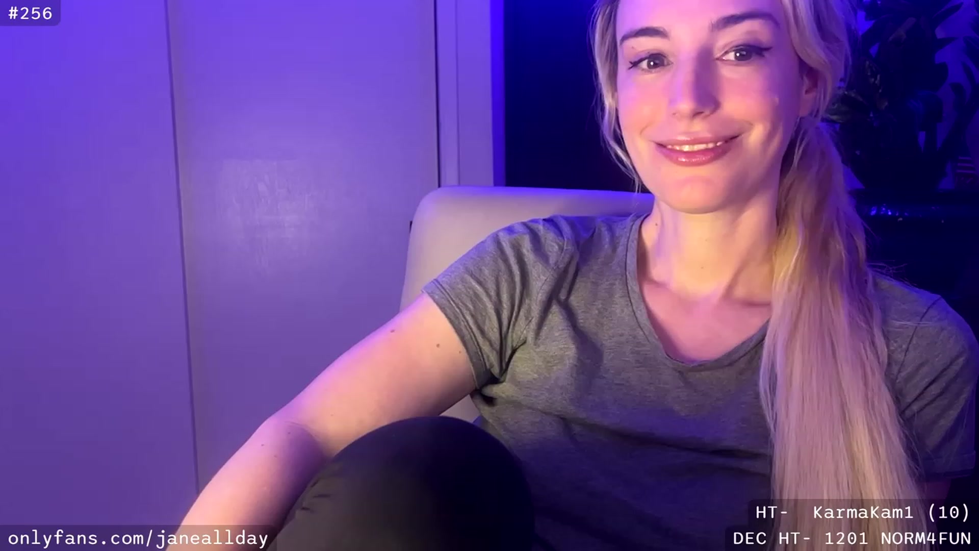 Gallery image thumbnail from JaneAllDay's myfreecams stream on, 12/24/2023, 06:43 image 5 of 20