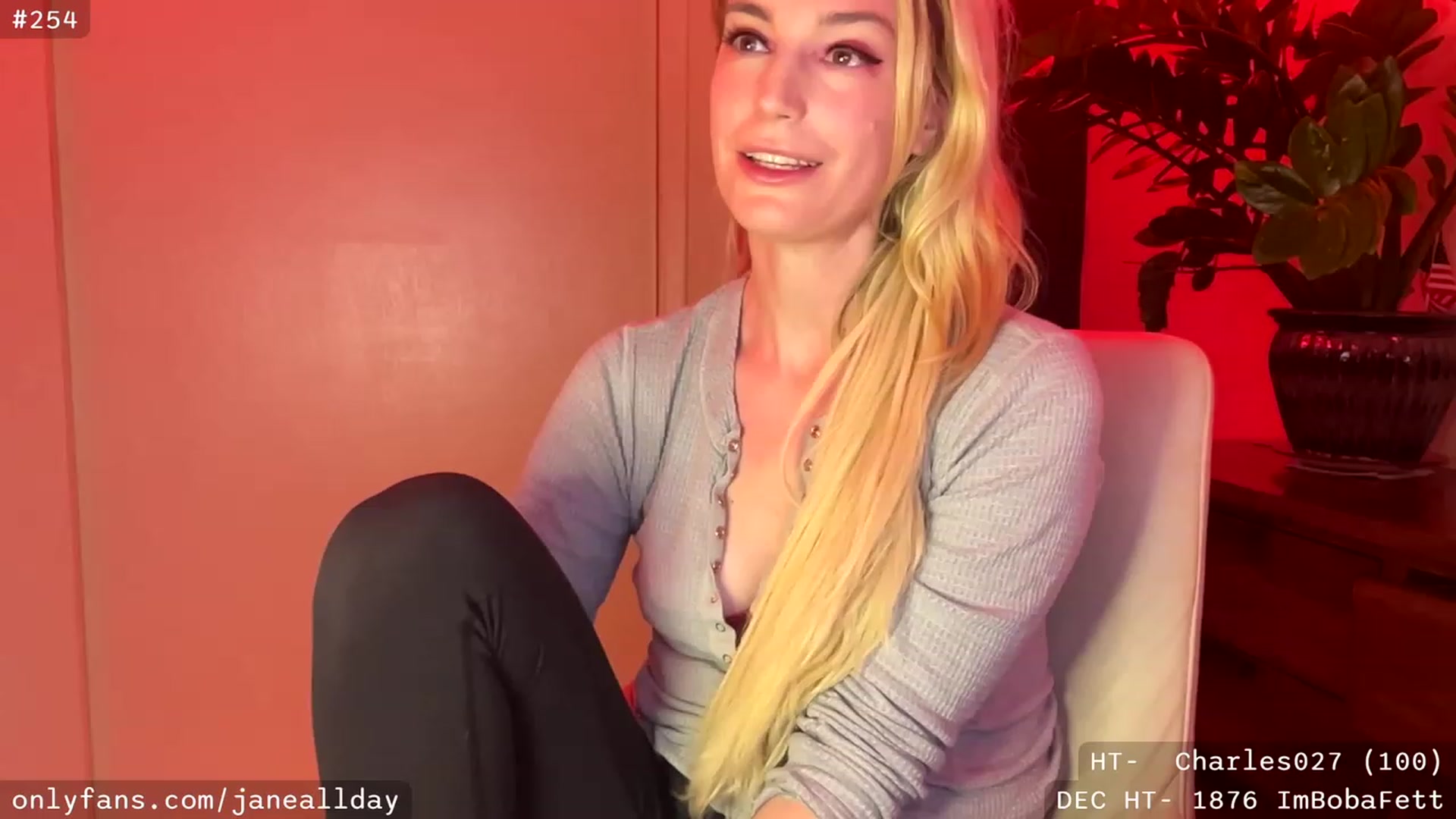 Gallery image thumbnail from JaneAllDay's myfreecams stream on, 12/30/2023, 05:01 image 13 of 20
