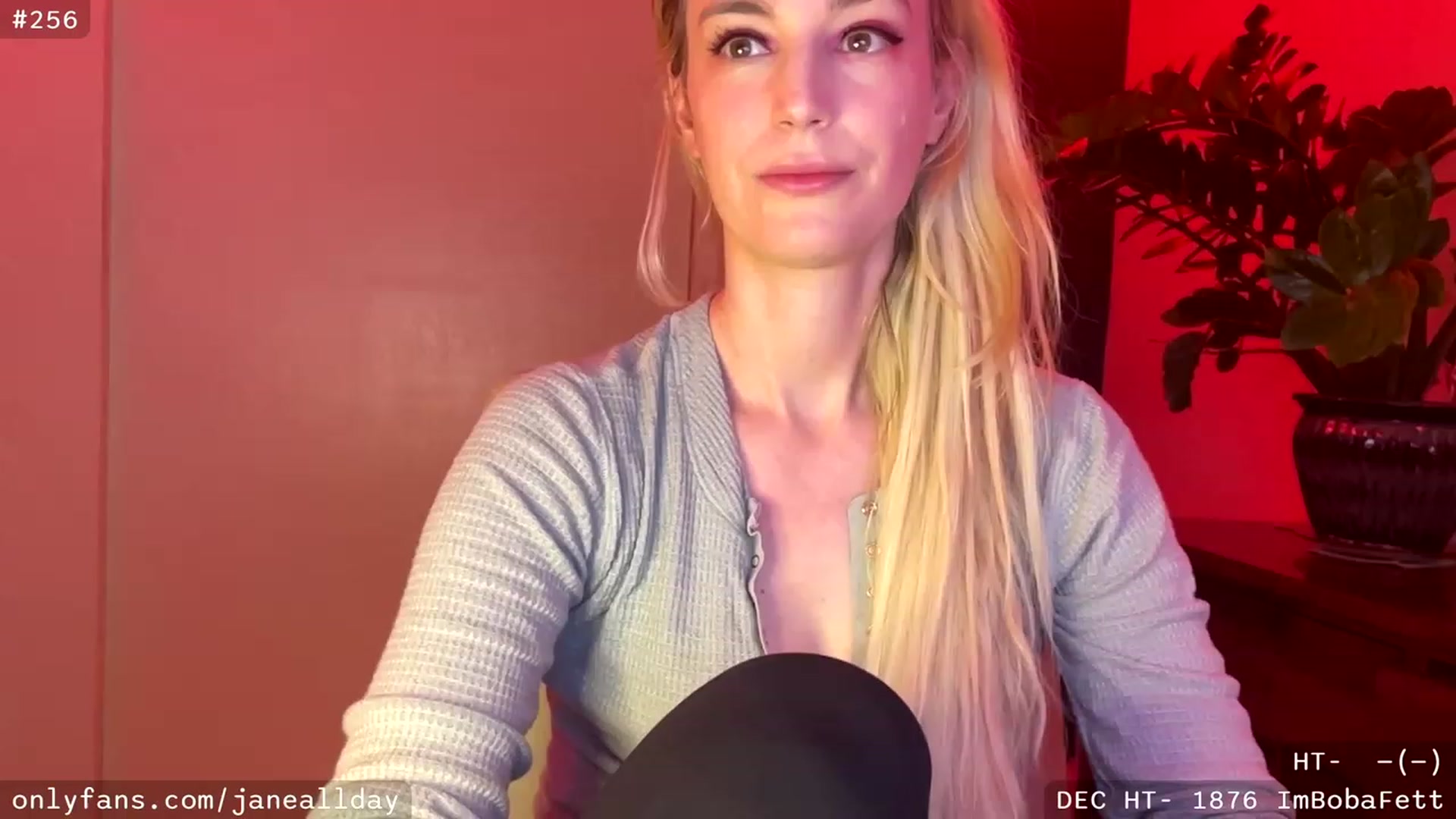 Gallery image thumbnail from JaneAllDay's myfreecams stream on, 12/30/2023, 05:01 image 4 of 20