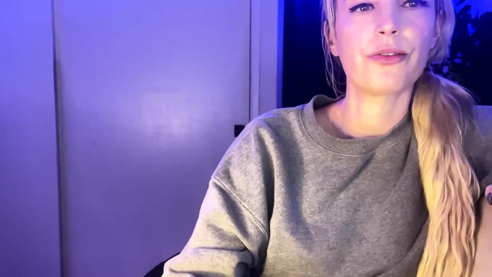 Gallery image thumbnail from JaneAllDay's myfreecams stream on, 12/31/2023, 04:24 image 2 of 20