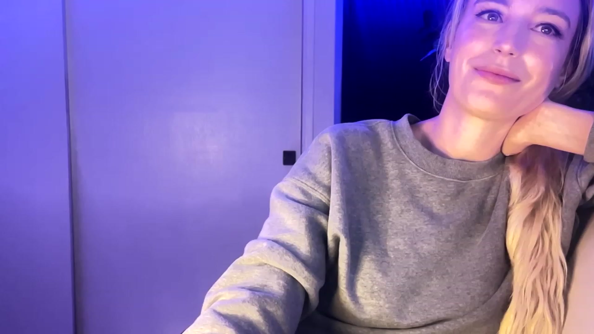 Gallery image thumbnail from JaneAllDay's myfreecams stream on, 12/31/2023, 04:24 image 4 of 20