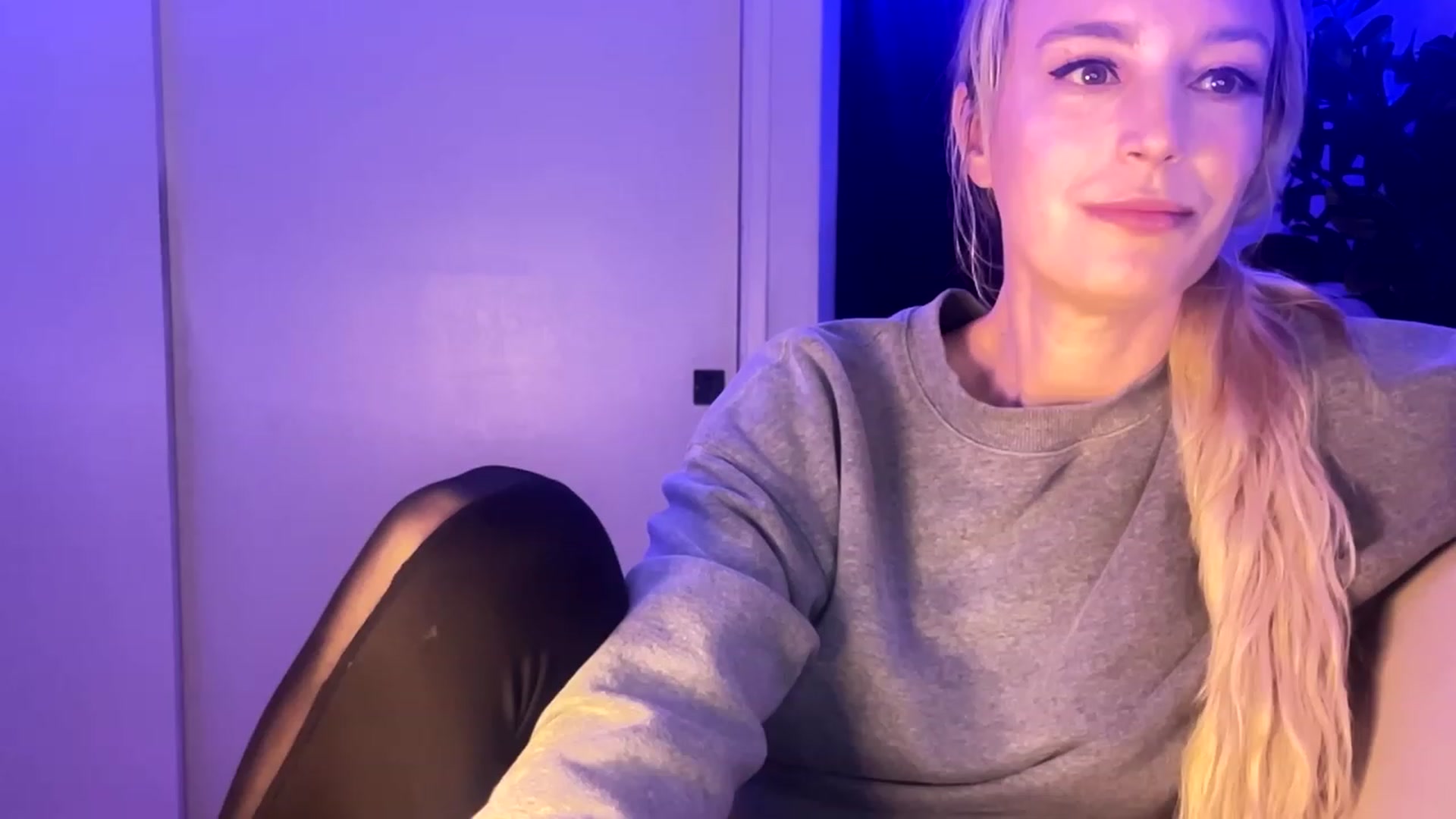 Gallery image thumbnail from JaneAllDay's myfreecams stream on, 12/31/2023, 04:24 image 3 of 20