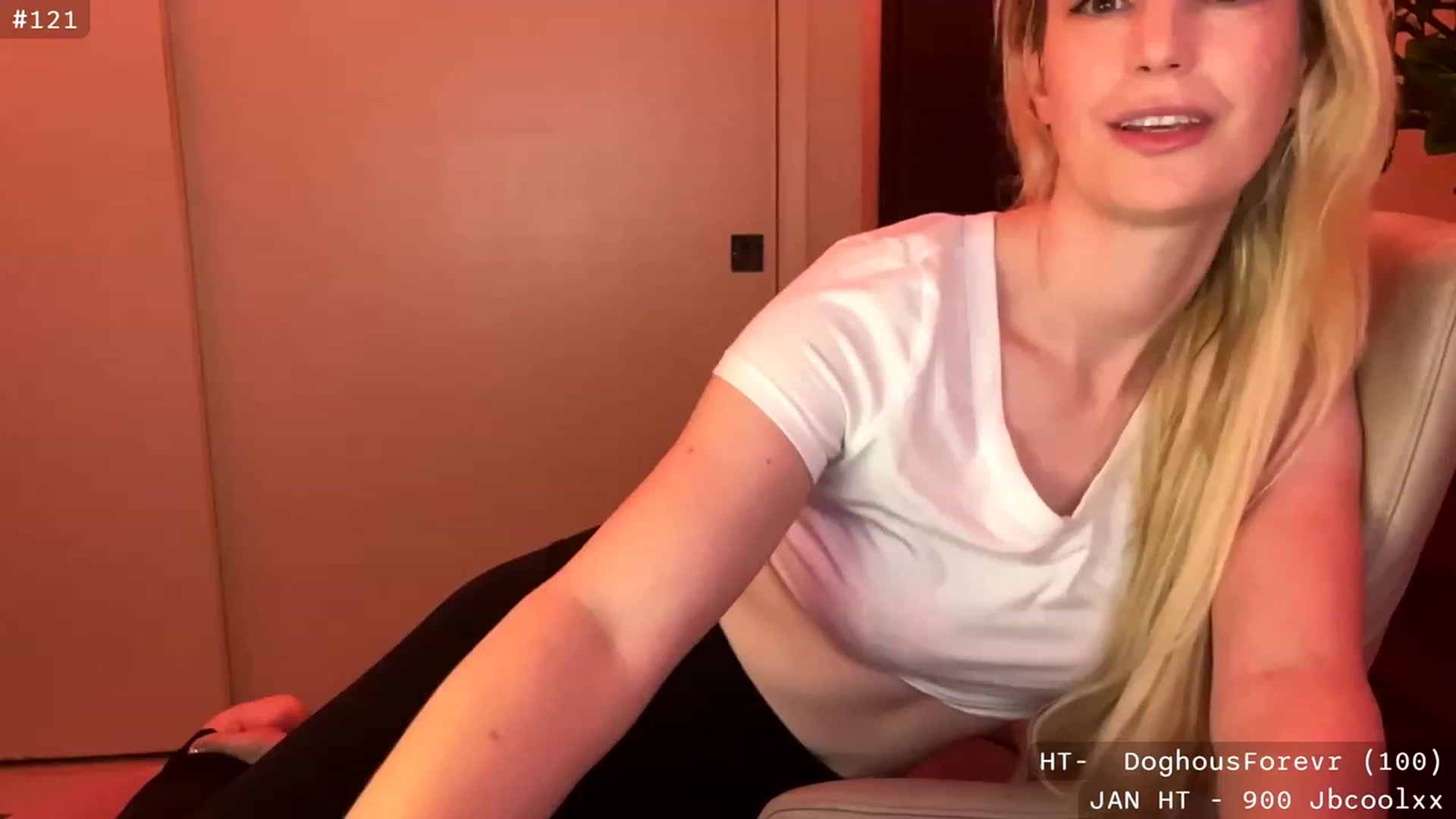 Gallery image thumbnail from JaneAllDay's myfreecams stream on, 01/08/2024, 05:24 image 3 of 20