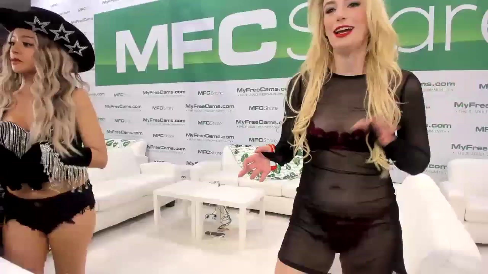 Gallery image thumbnail from JaneAllDay's myfreecams stream on, 01/26/2024, 23:37 image 10 of 20