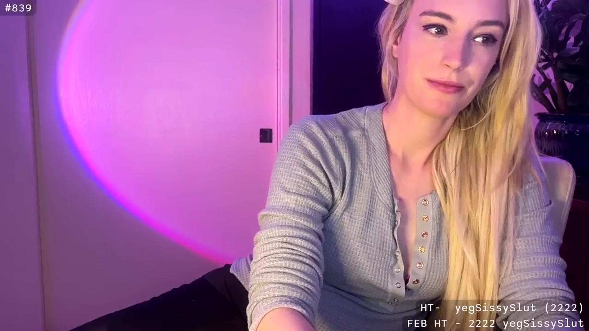 Gallery image thumbnail from JaneAllDay's myfreecams stream on, 02/03/2024, 04:52 image 4 of 20