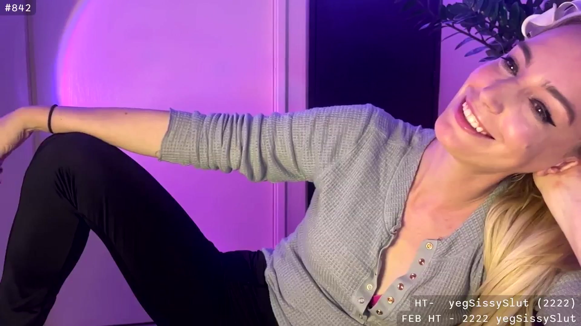 Gallery image thumbnail from JaneAllDay's myfreecams stream on, 02/03/2024, 04:52 image 7 of 20
