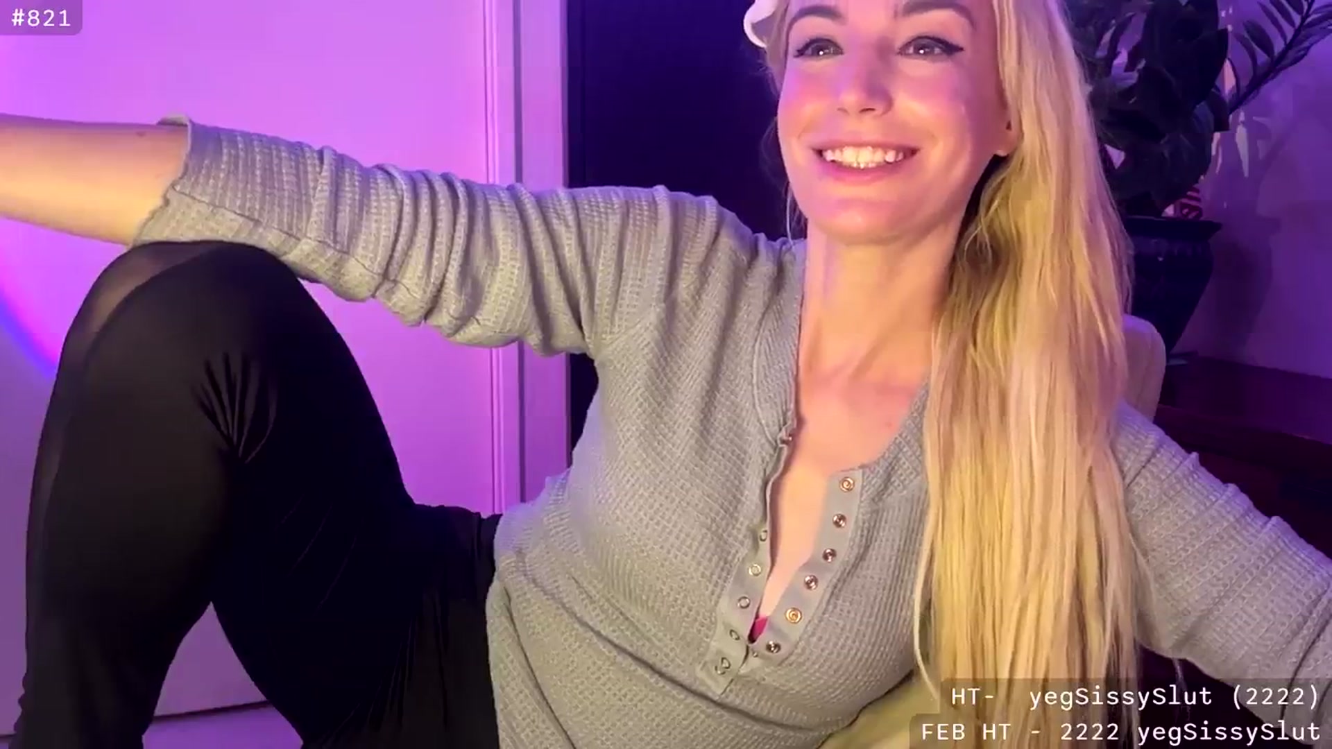 Gallery image thumbnail from JaneAllDay's myfreecams stream on, 02/03/2024, 06:12 image 4 of 20