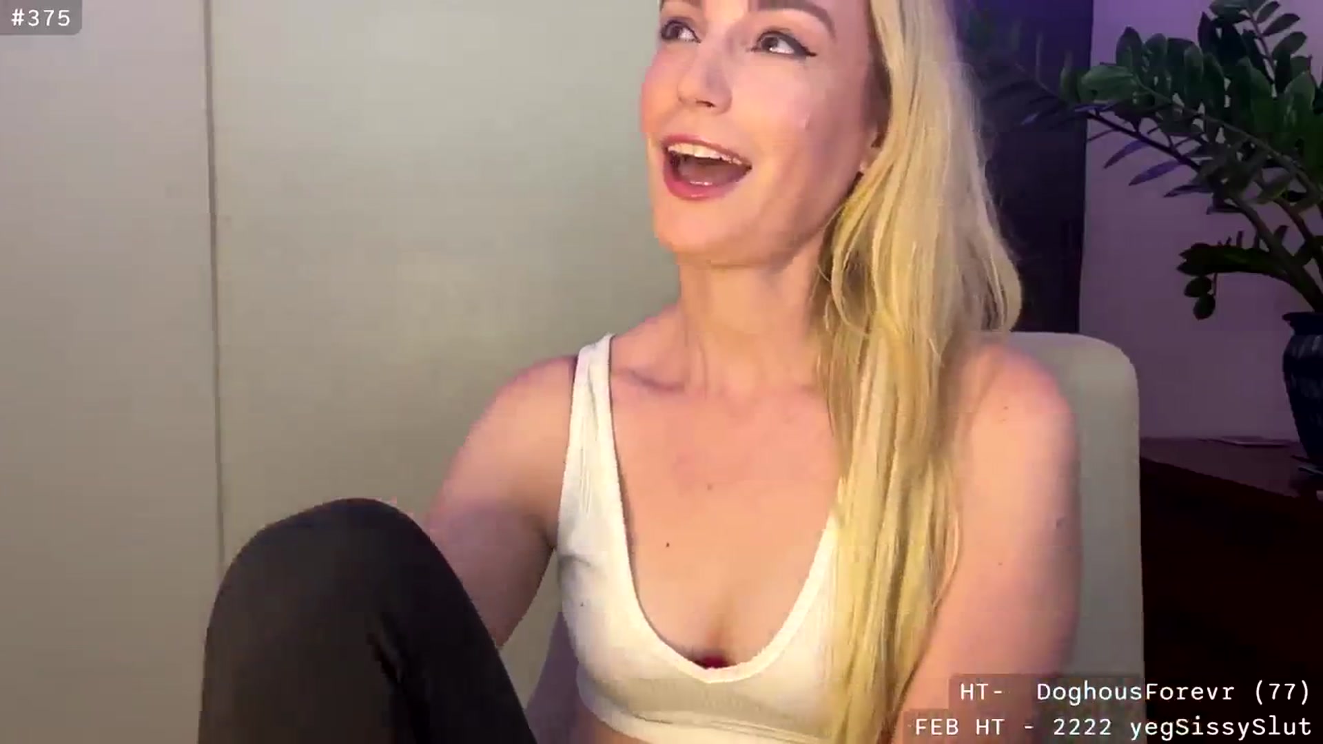 Gallery image thumbnail from JaneAllDay's myfreecams stream on, 02/16/2024, 04:36 image 2 of 20