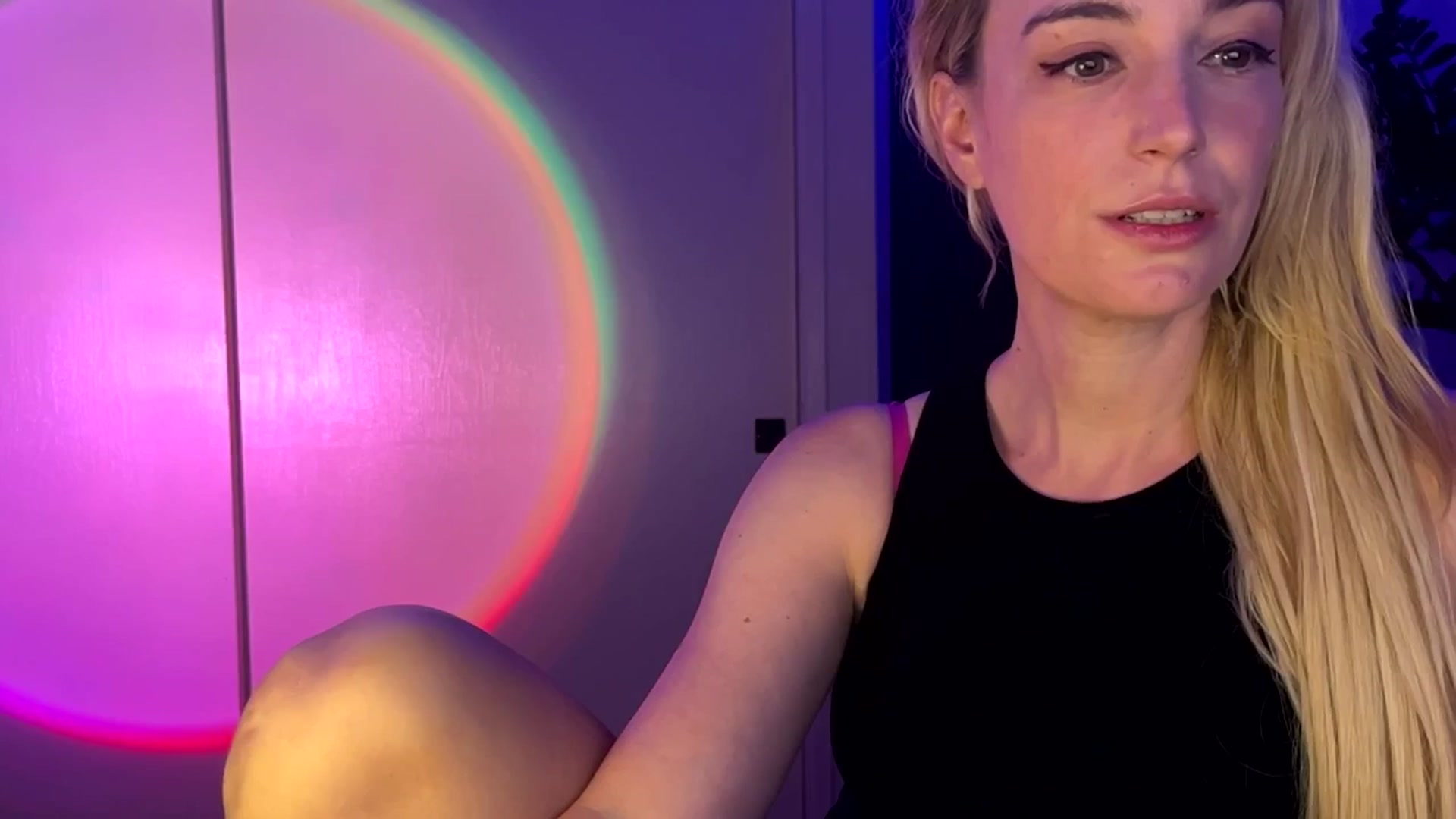 Gallery image thumbnail from JaneAllDay's myfreecams stream on, 02/22/2024, 05:50 image 12 of 20