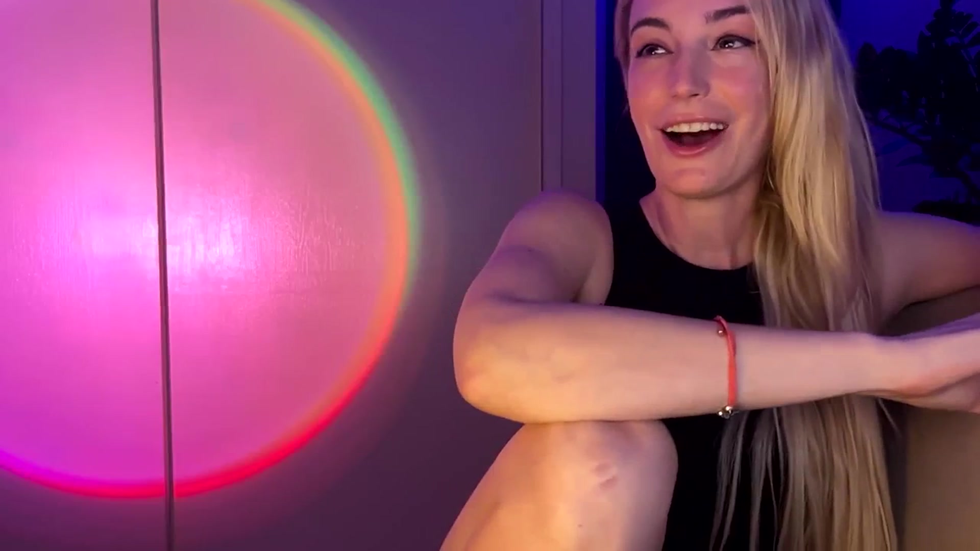 Gallery image thumbnail from JaneAllDay's myfreecams stream on, 02/22/2024, 05:50 image 9 of 20