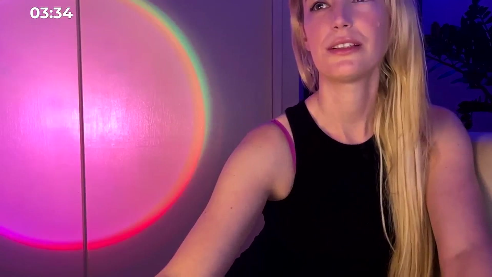 Gallery image thumbnail from JaneAllDay's myfreecams stream on, 02/22/2024, 05:50 image 8 of 20