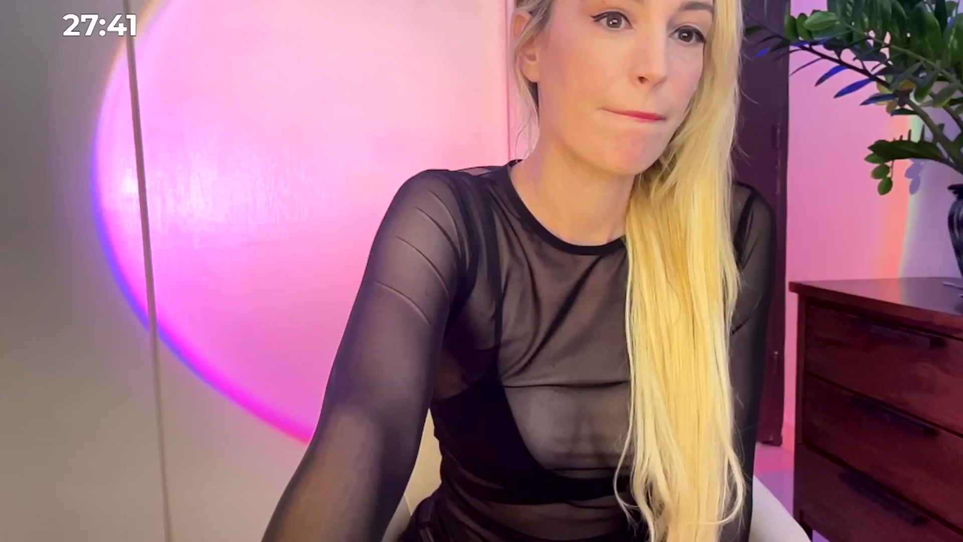Gallery image thumbnail from JaneAllDay's myfreecams stream on, 02/23/2024, 03:36 image 1 of 20