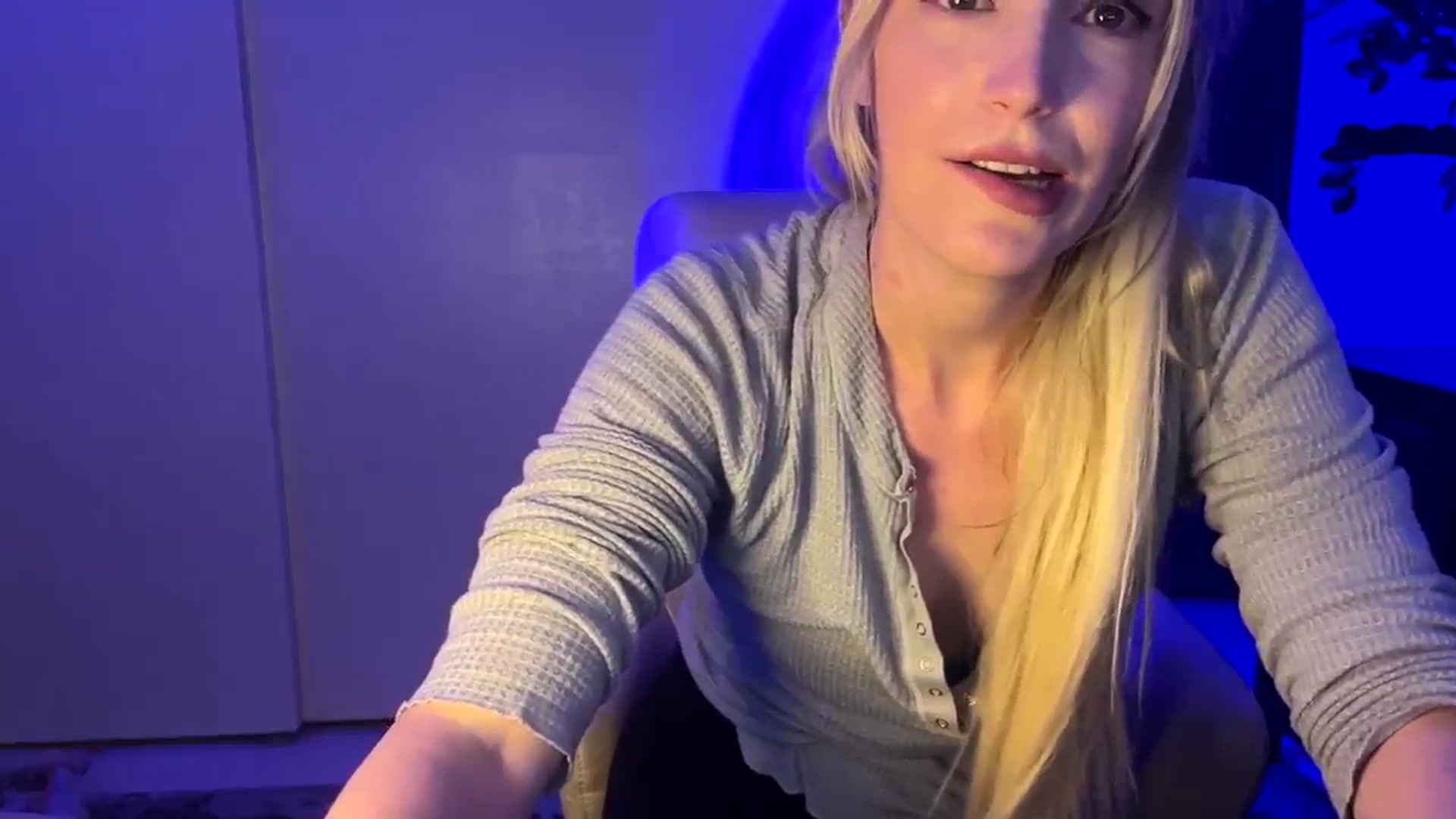 Gallery image thumbnail from JaneAllDay's myfreecams stream on, 03/10/2024, 04:27 image 19 of 20