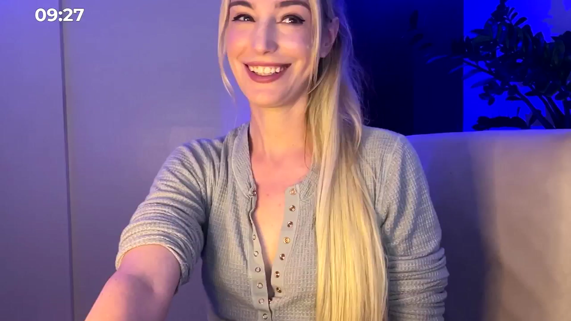 Gallery image thumbnail from JaneAllDay's myfreecams stream on, 03/10/2024, 04:27 image 1 of 20
