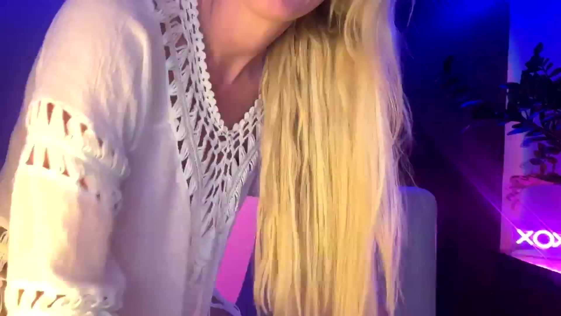 Gallery image thumbnail from JaneAllDay's myfreecams stream on, 04/21/2024, 06:53 image 1 of 20