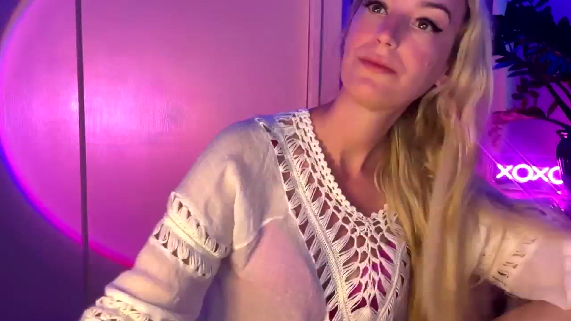 Gallery image thumbnail from JaneAllDay's myfreecams stream on, 04/21/2024, 06:53 image 2 of 20