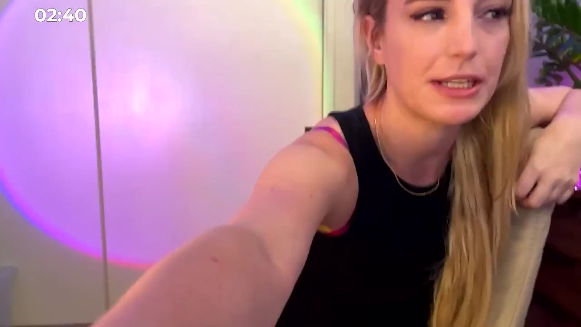 Gallery image thumbnail from JaneAllDay's myfreecams stream on, 05/04/2024, 03:02 image 6 of 20