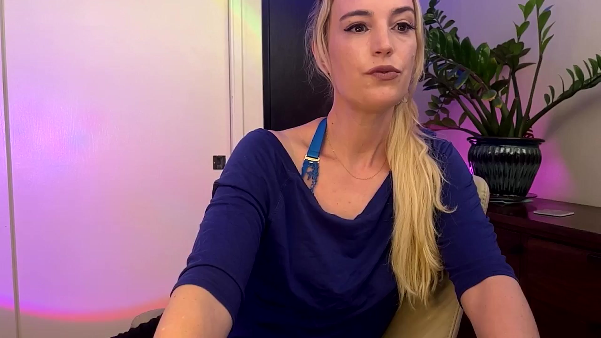 Gallery image thumbnail from JaneAllDay's myfreecams stream on, 05/11/2024, 04:49 image 1 of 20