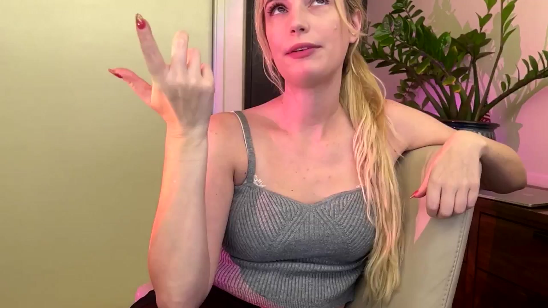 Gallery image thumbnail from JaneAllDay's myfreecams stream on, 05/15/2024, 04:54 image 6 of 20
