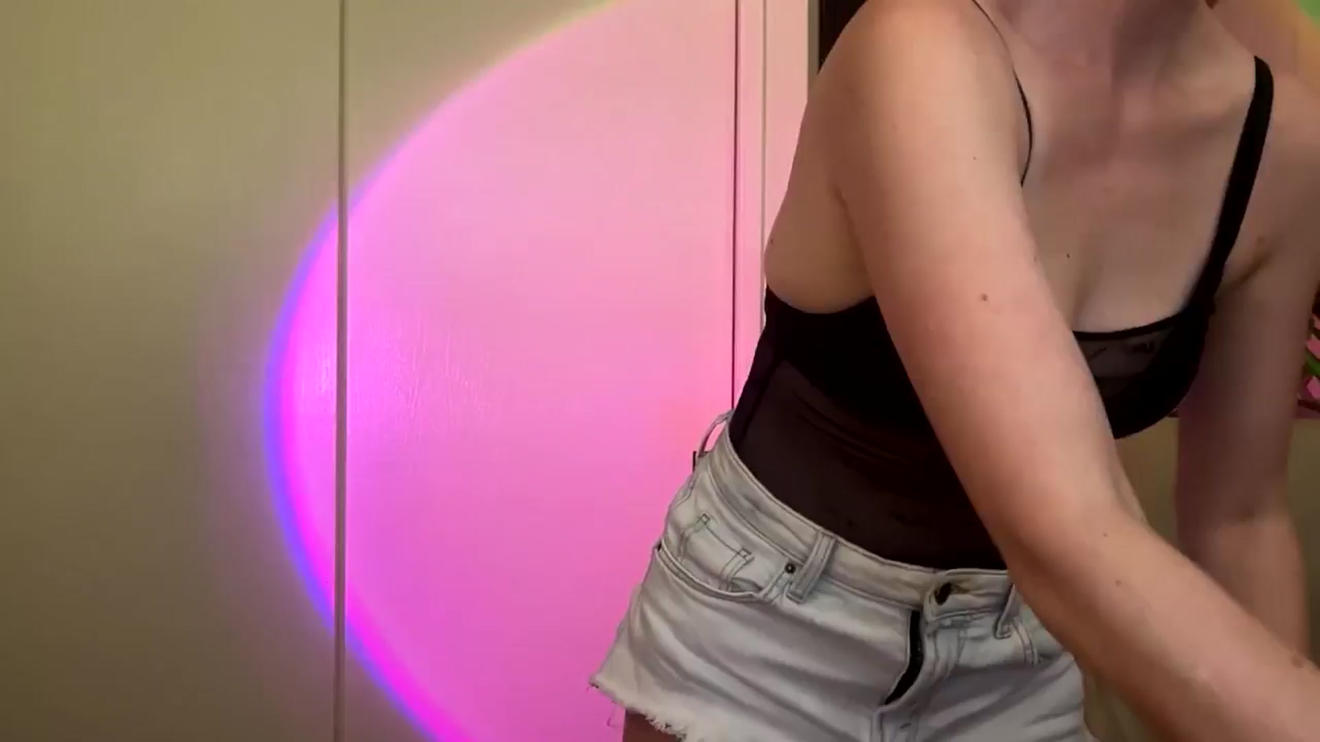 Gallery image thumbnail from JaneAllDay's myfreecams stream on, 06/04/2024, 04:09 image 7 of 20