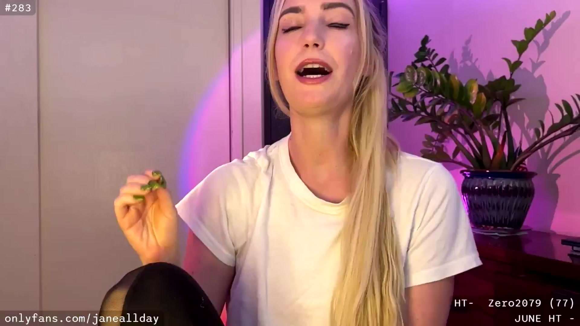 Gallery image thumbnail from JaneAllDay's myfreecams stream on, 06/05/2024, 03:46 image 12 of 20