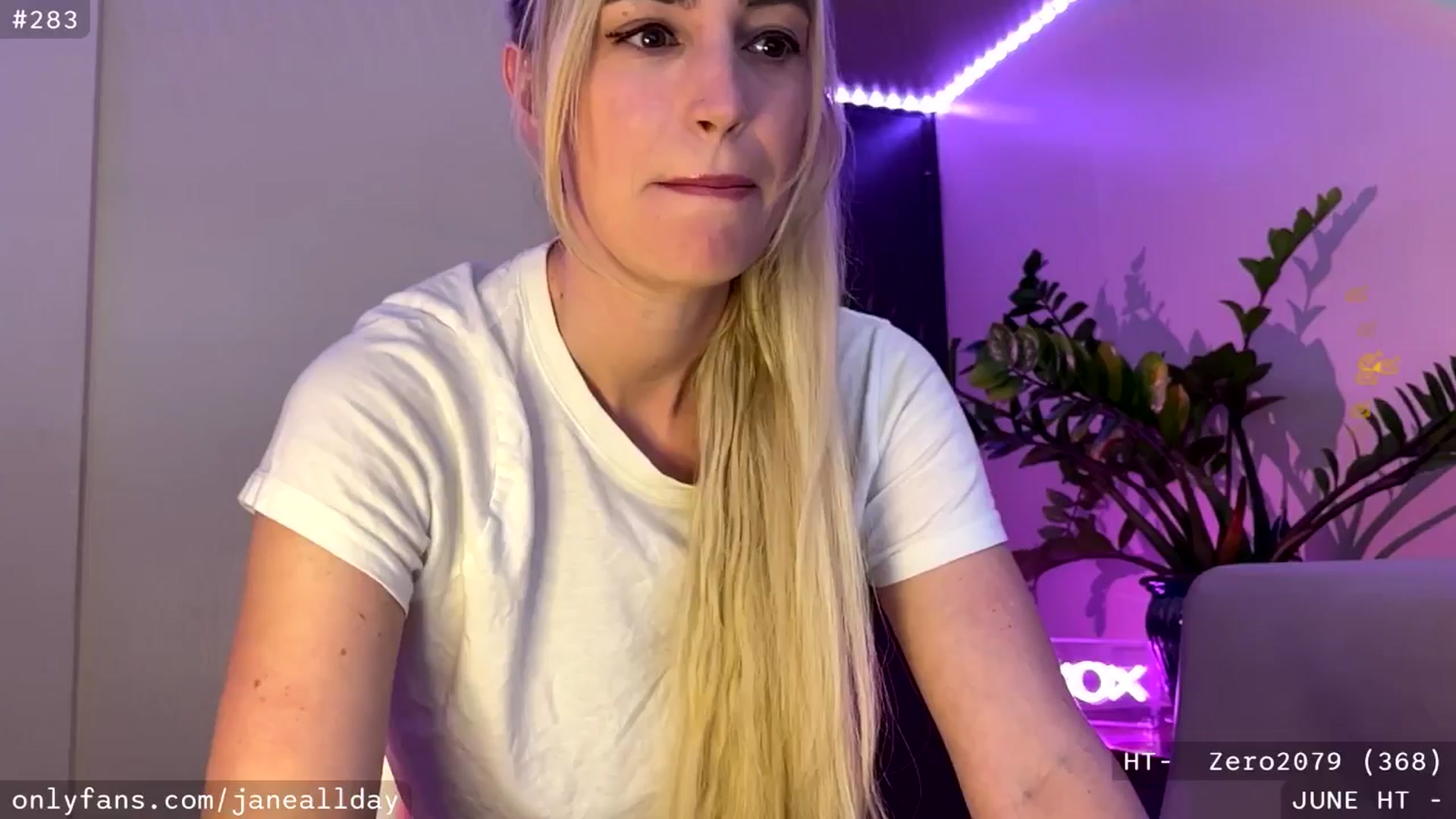 Gallery image thumbnail from JaneAllDay's myfreecams stream on, 06/05/2024, 03:46 image 13 of 20