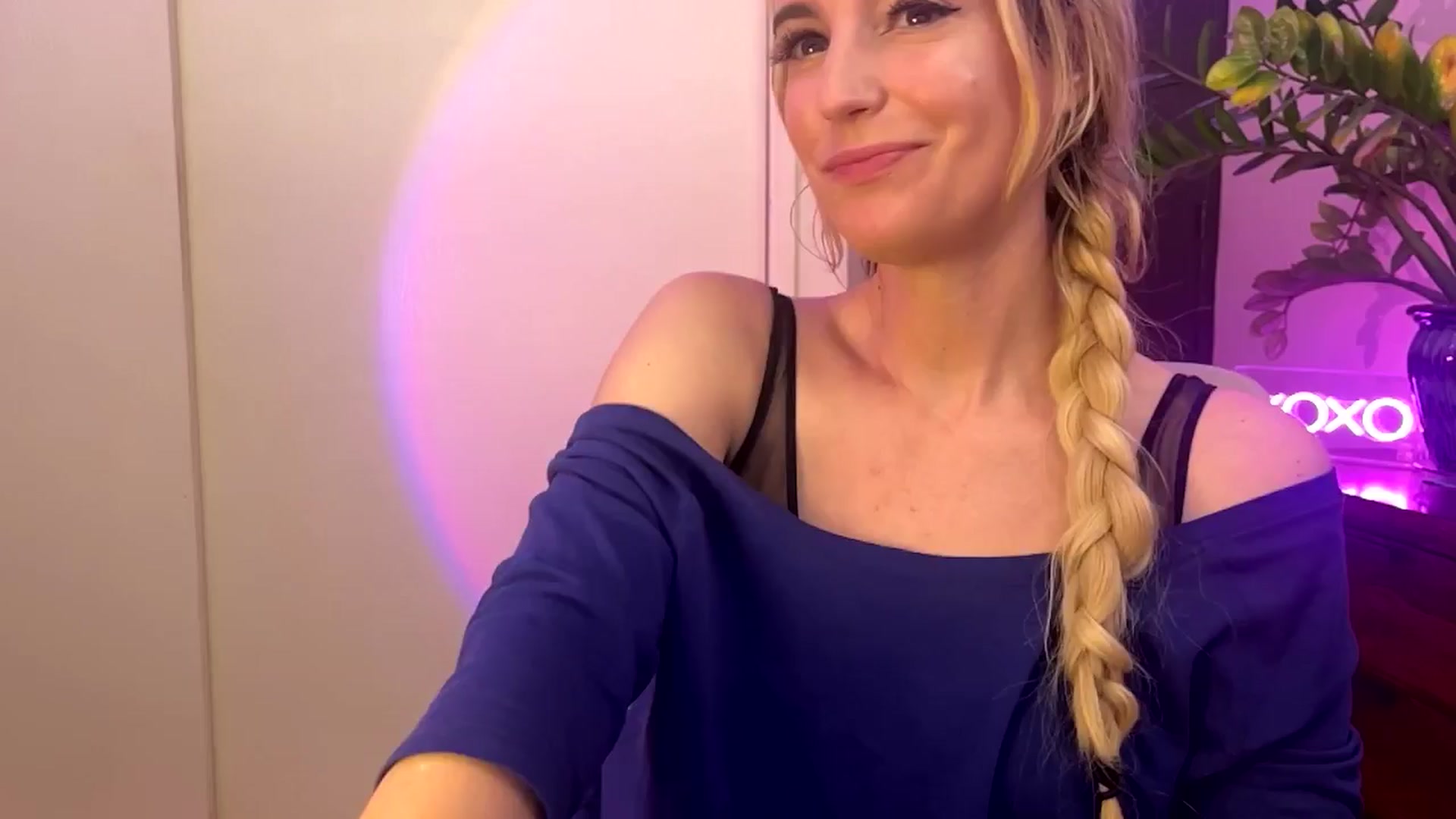 Gallery image thumbnail from JaneAllDay's myfreecams stream on, 06/08/2024, 04:30 image 12 of 20