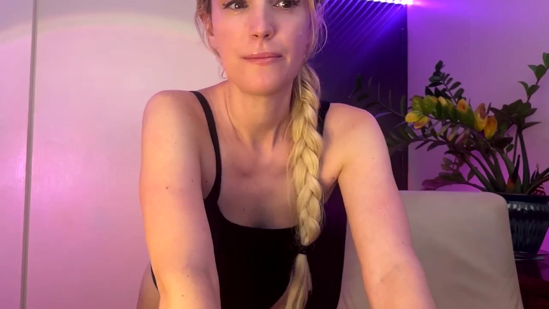 Gallery image thumbnail from JaneAllDay's myfreecams stream on, 06/11/2024, 05:16 image 7 of 20