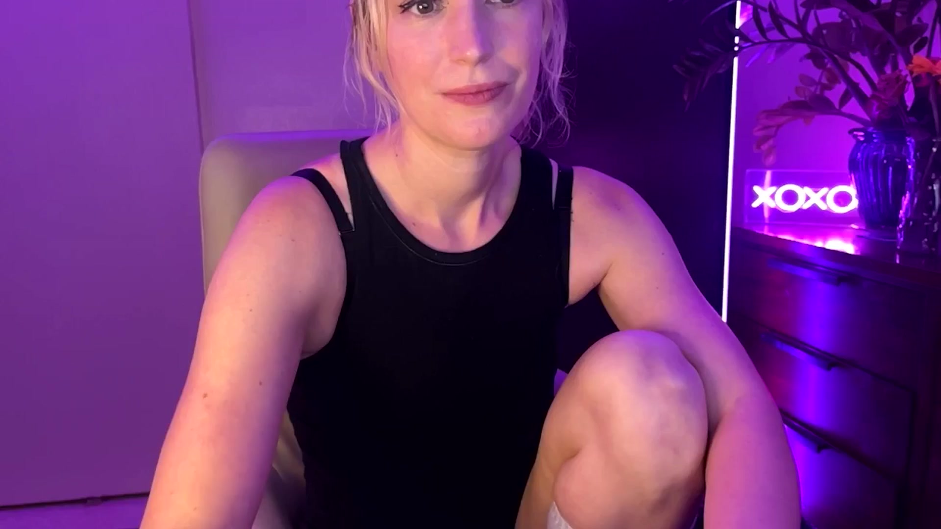 Gallery image thumbnail from JaneAllDay's myfreecams stream on, 06/18/2024, 06:35 image 2 of 20