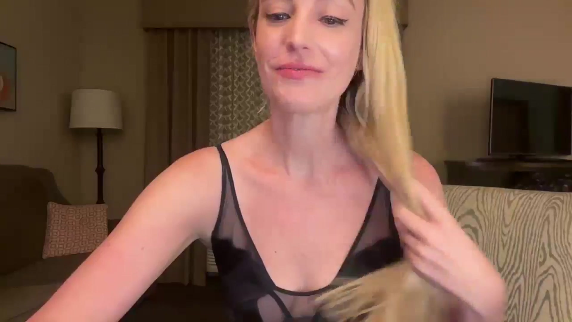 Gallery image thumbnail from JaneAllDay's myfreecams stream on, 07/14/2024, 02:18 image 17 of 20