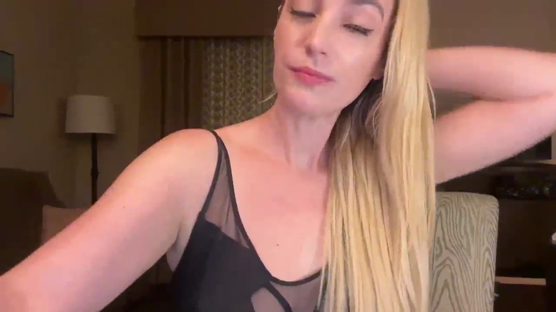 Gallery image thumbnail from JaneAllDay's myfreecams stream on, 07/14/2024, 02:18 image 15 of 20