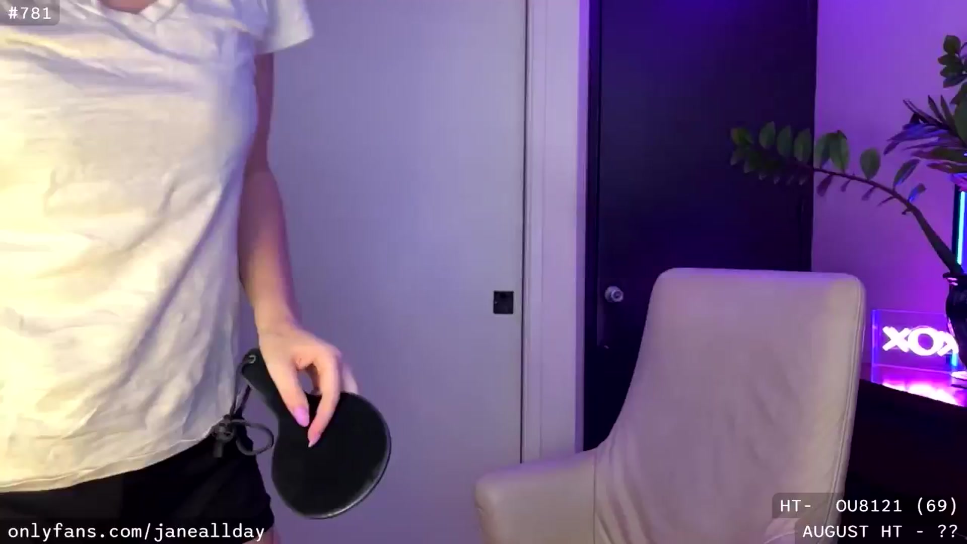 Gallery image thumbnail from JaneAllDay's myfreecams stream on, 08/18/2024, 06:31 image 3 of 20