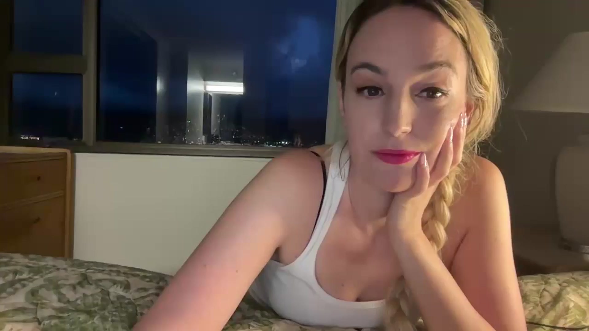 Gallery image thumbnail from JaneAllDay's myfreecams stream on, 08/30/2024, 06:01 image 8 of 20