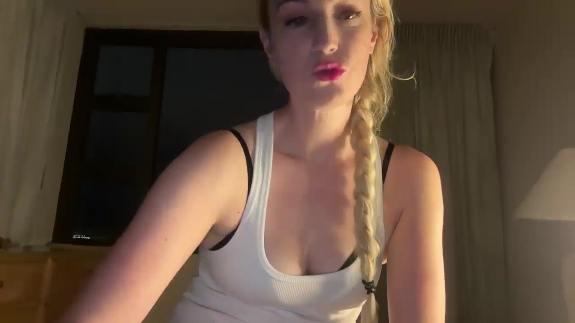 Gallery image thumbnail from JaneAllDay's myfreecams stream on, 08/30/2024, 06:01 image 10 of 20