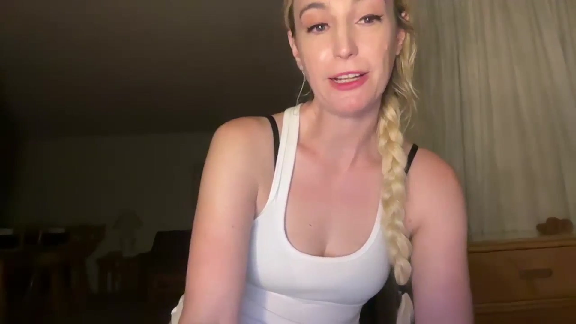 Gallery image thumbnail from JaneAllDay's myfreecams stream on, 08/30/2024, 07:44 image 20 of 20