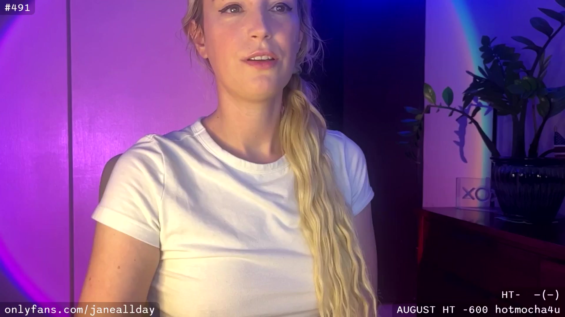 Gallery image thumbnail from JaneAllDay's myfreecams stream on, 09/01/2024, 07:13 image 4 of 20