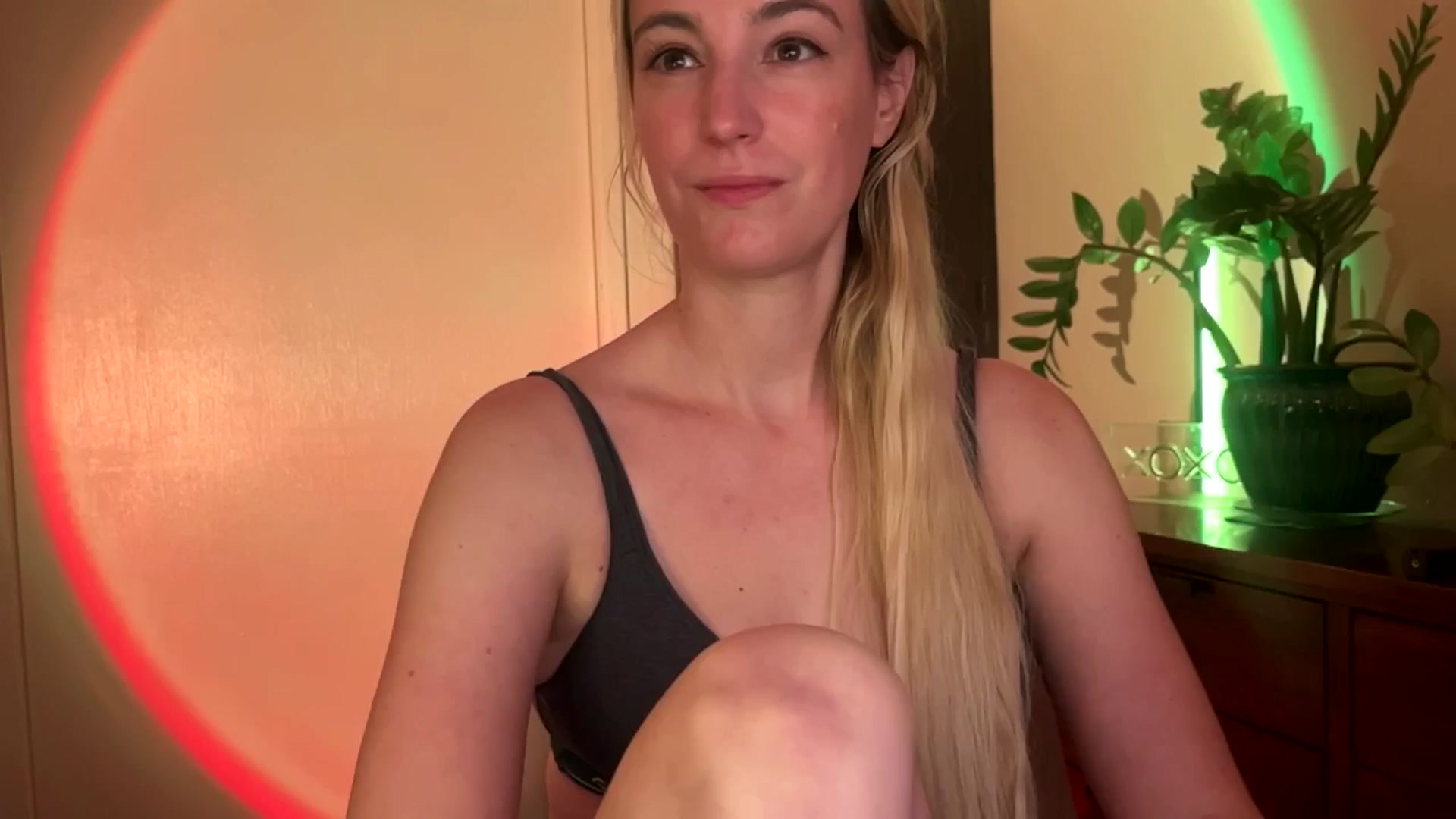 Gallery image thumbnail from JaneAllDay's myfreecams stream on, 09/19/2024, 06:06 image 4 of 20