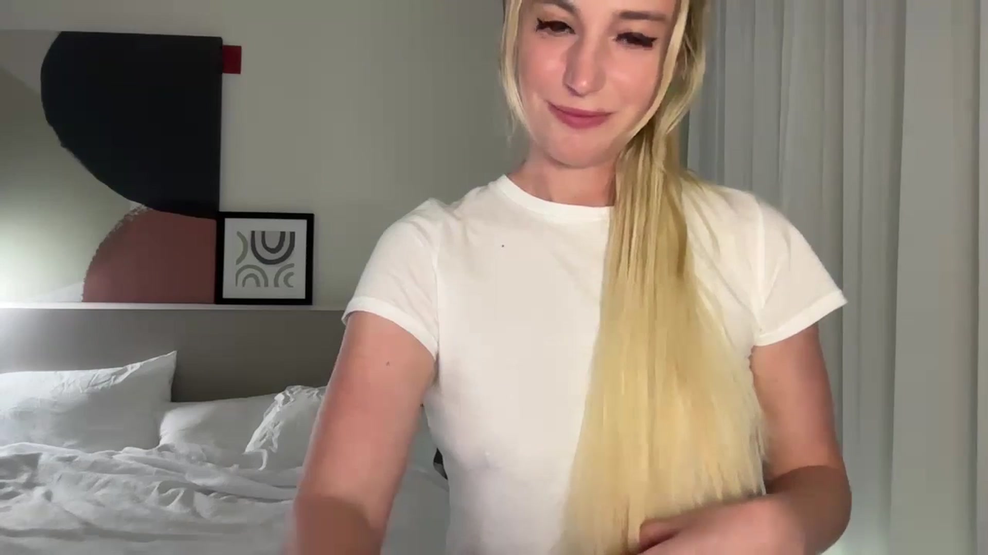 Gallery image thumbnail from JaneAllDay's myfreecams stream on, 10/19/2024, 24:04 image 10 of 20