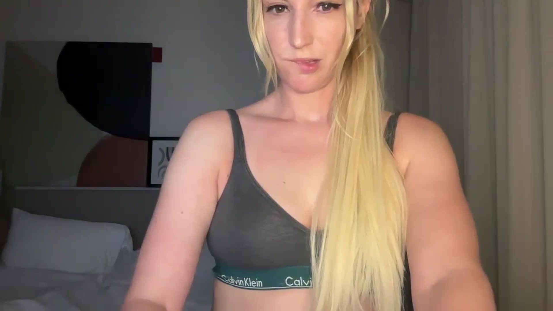 Gallery image thumbnail from JaneAllDay's myfreecams stream on, 10/20/2024, 01:37 image 14 of 20