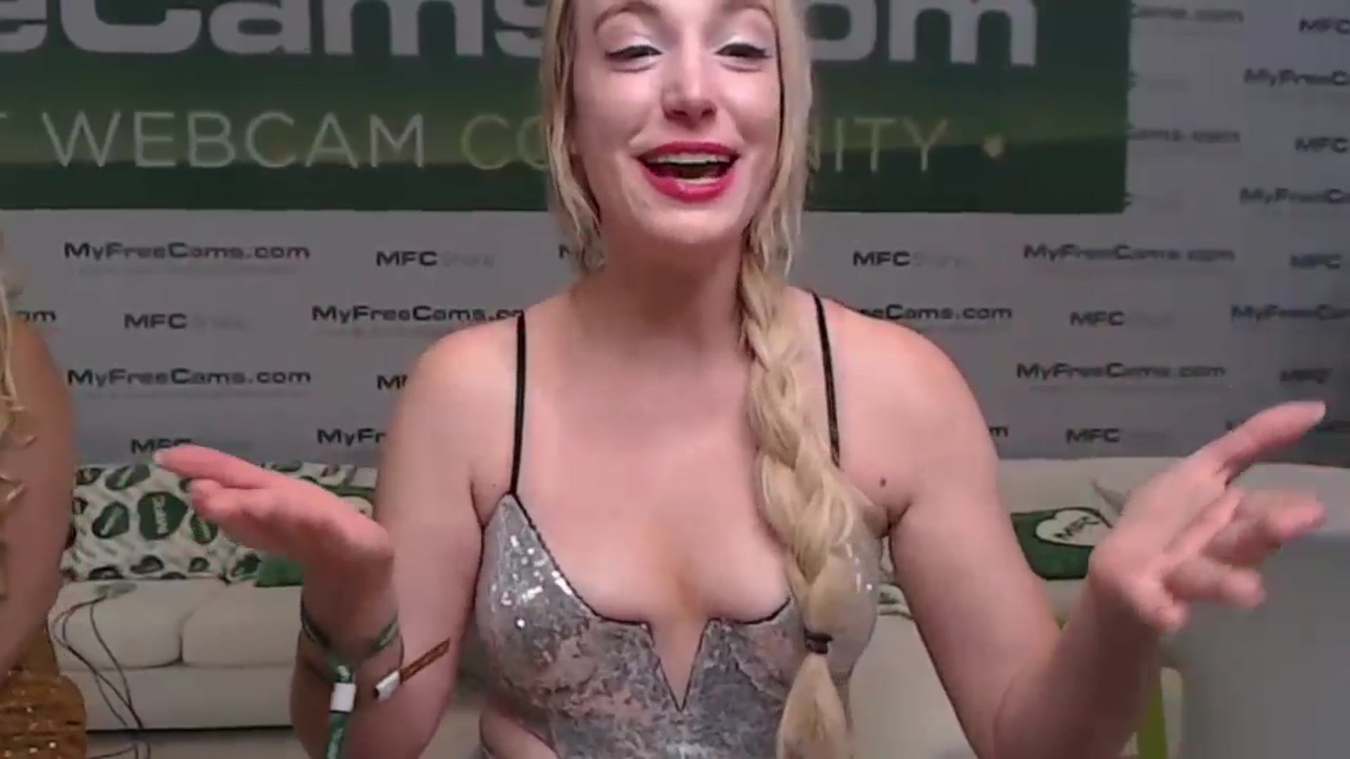 Gallery image thumbnail from JaneAllDay's myfreecams stream on, 01/22/2025, 23:30 image 7 of 20