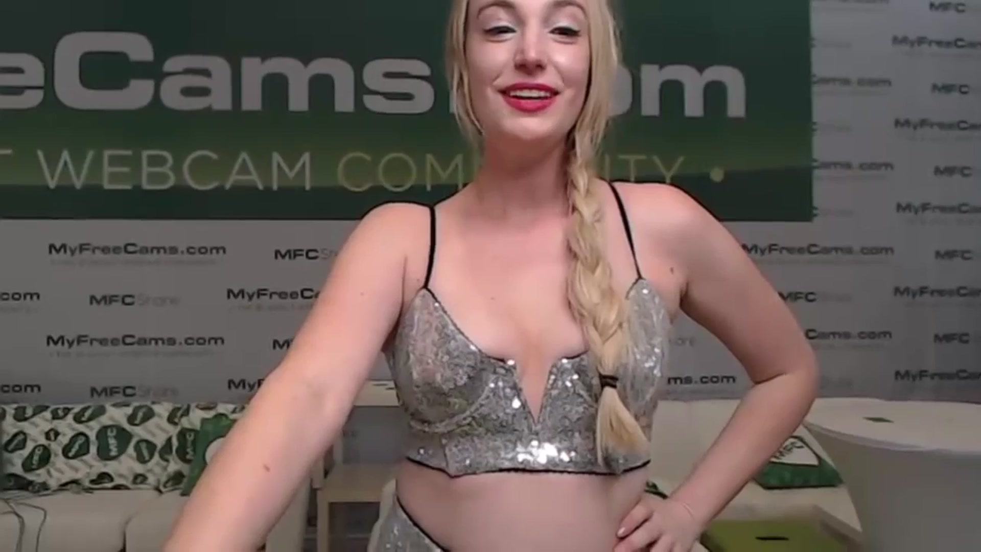 Gallery image thumbnail from JaneAllDay's myfreecams stream on, 01/22/2025, 23:30 image 18 of 20