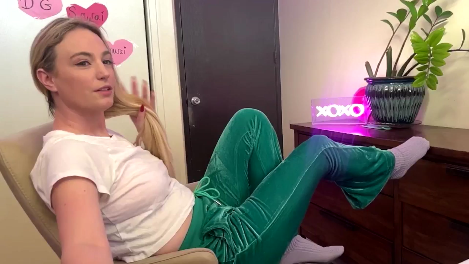 Gallery image thumbnail from JaneAllDay's myfreecams stream on, 02/06/2025, 03:57 image 6 of 20