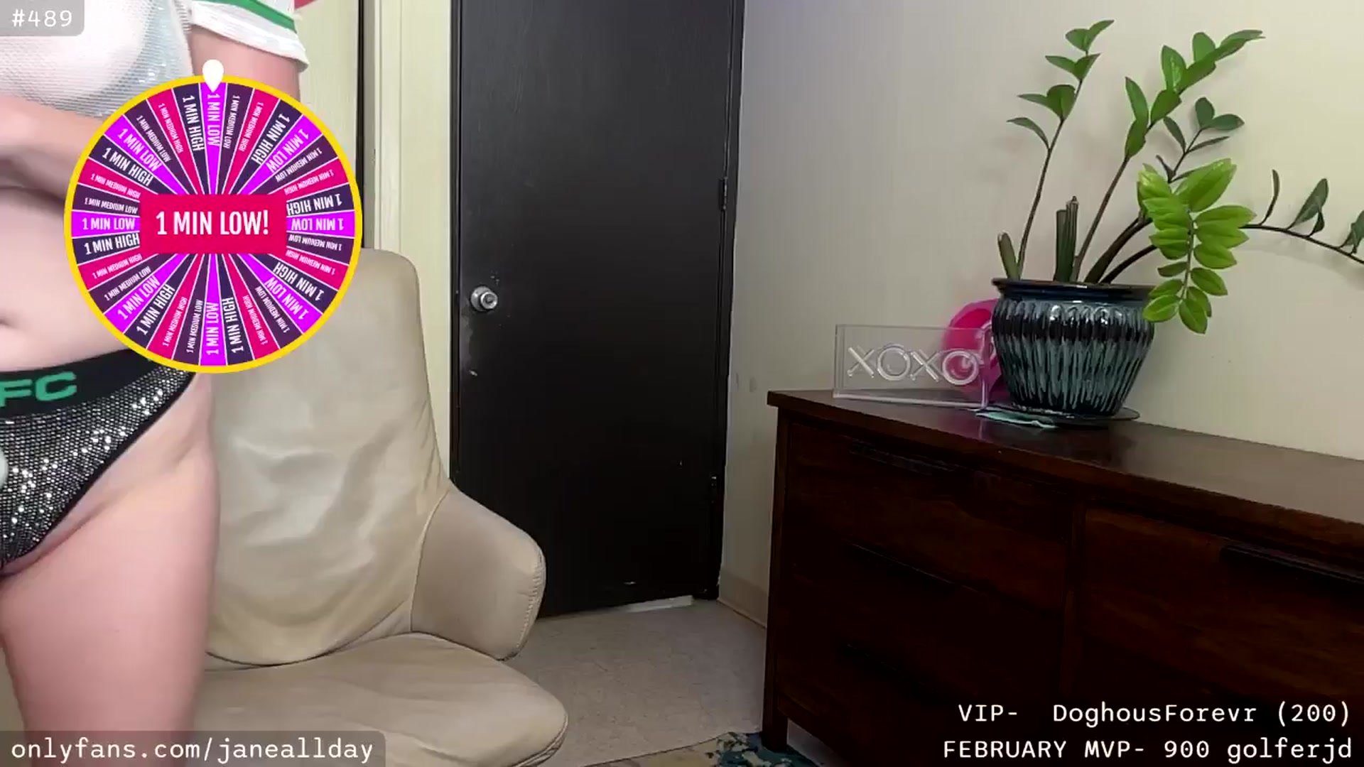 Gallery image thumbnail from JaneAllDay's myfreecams stream on, 02/09/2025, 23:19 image 17 of 20