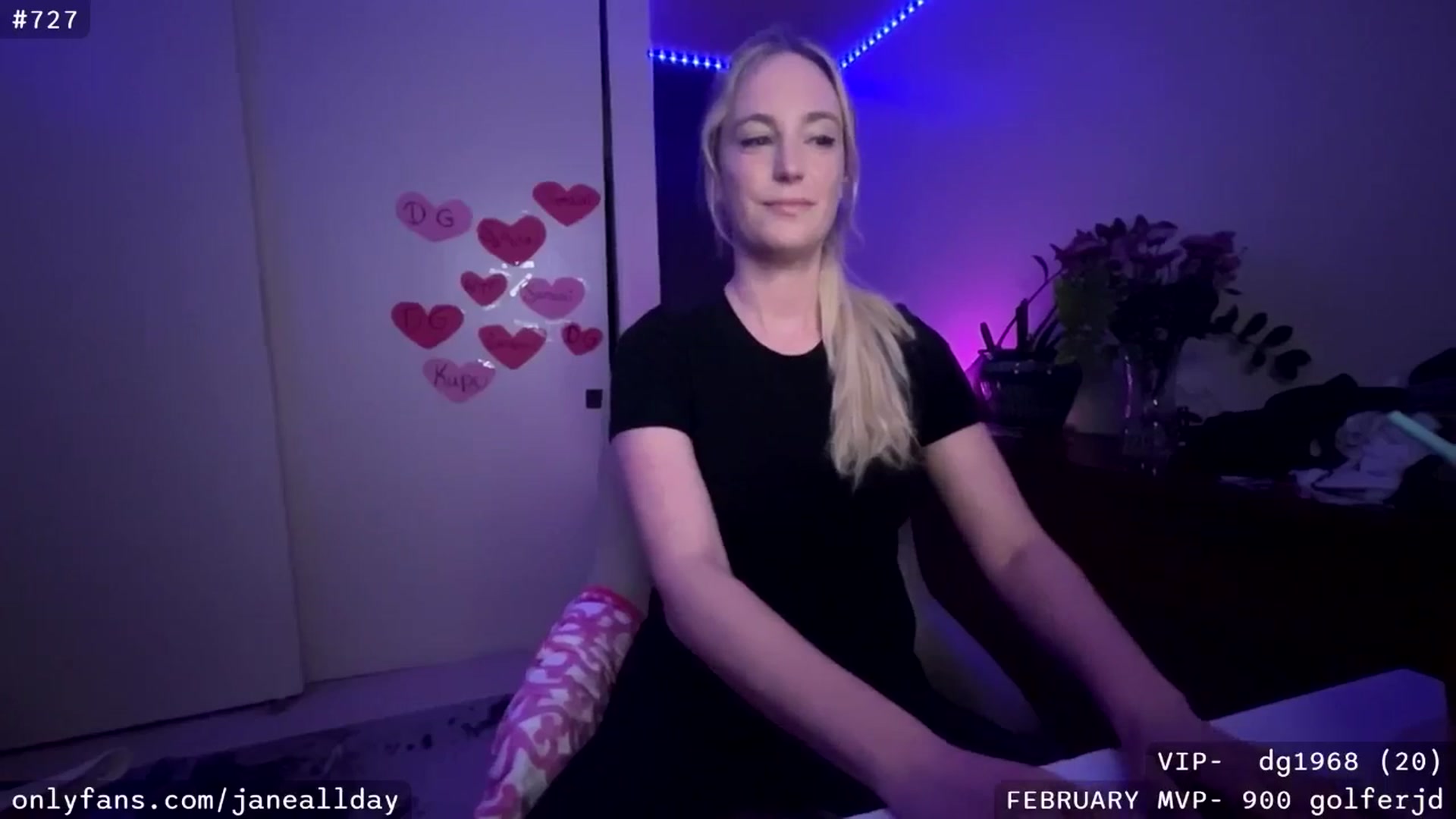 Gallery image thumbnail from JaneAllDay's myfreecams stream on, 02/20/2025, 05:46 image 4 of 20