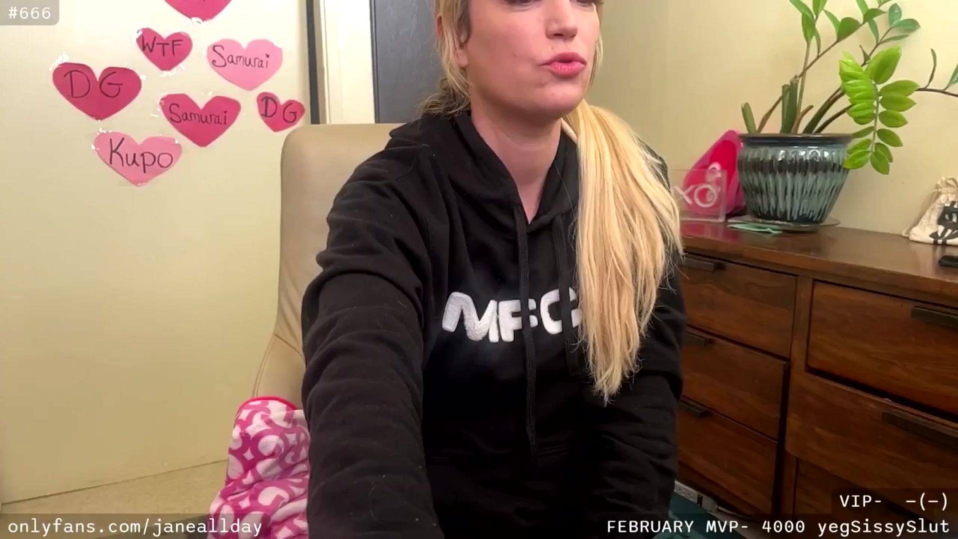 Gallery image thumbnail from JaneAllDay's myfreecams stream on, 02/24/2025, 20:54 image 13 of 20