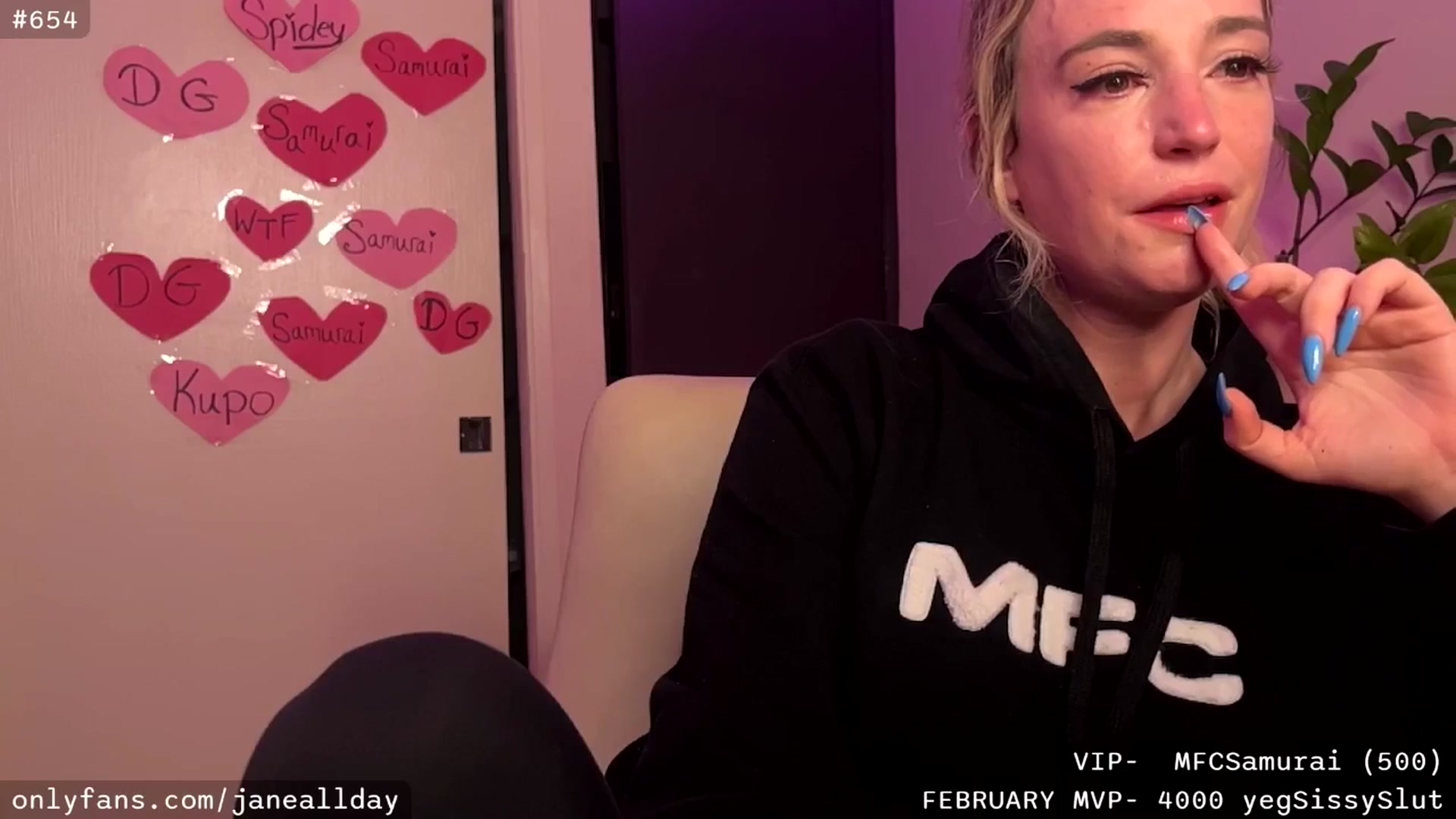 Gallery image thumbnail from JaneAllDay's myfreecams stream on, 02/26/2025, 06:29 image 6 of 20