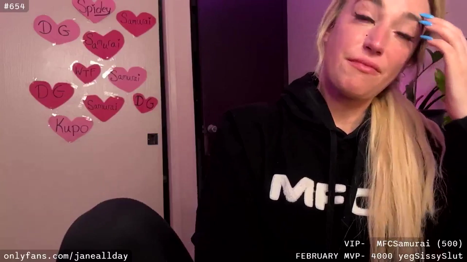 Gallery image thumbnail from JaneAllDay's myfreecams stream on, 02/26/2025, 06:29 image 9 of 20