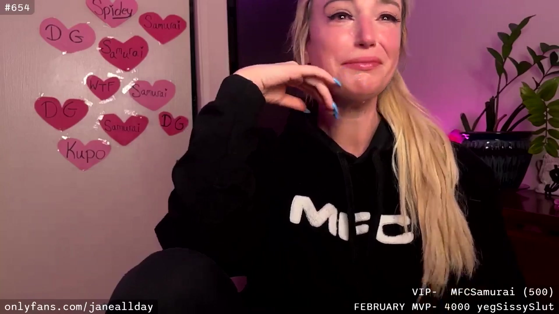Gallery image thumbnail from JaneAllDay's myfreecams stream on, 02/26/2025, 06:29 image 7 of 20