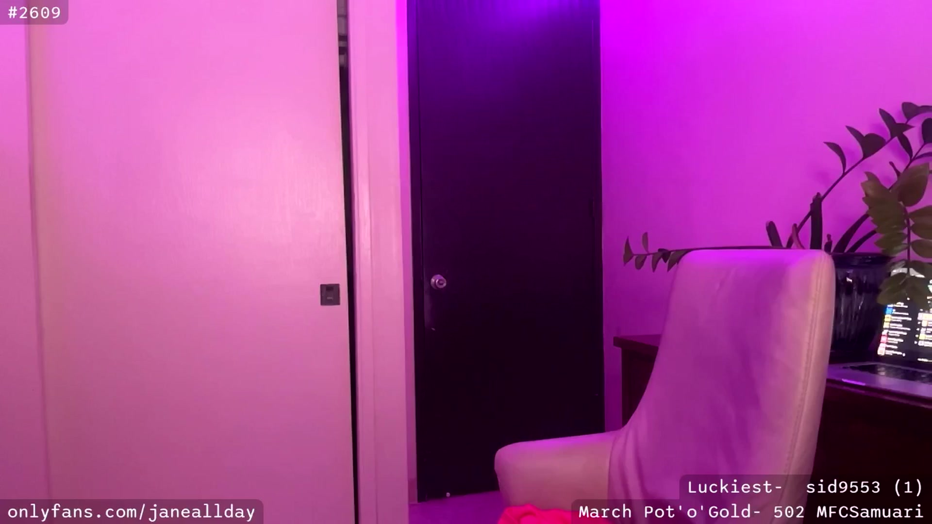 Gallery image thumbnail from JaneAllDay's myfreecams stream on, 03/04/2025, 06:00 image 5 of 20