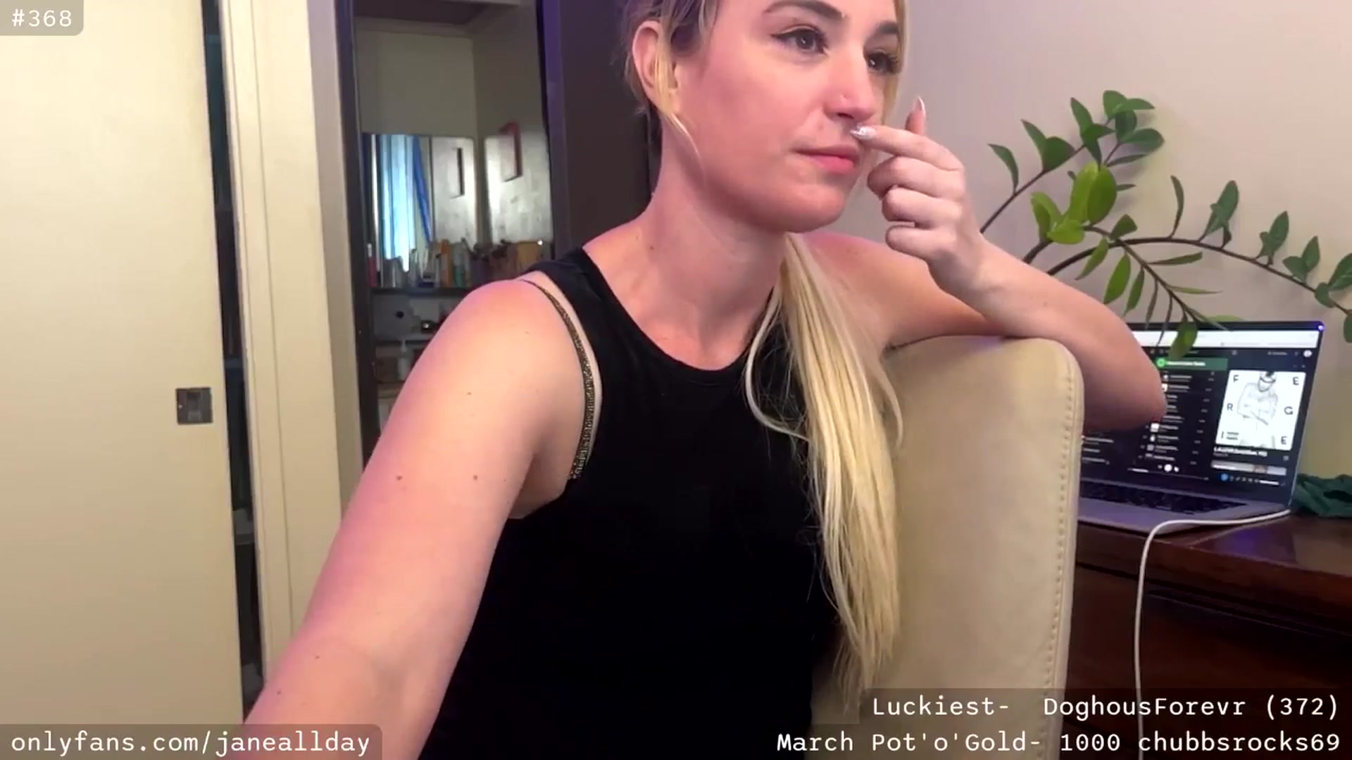 Gallery image thumbnail from JaneAllDay's myfreecams stream on, 03/12/2025, 02:59 image 19 of 20